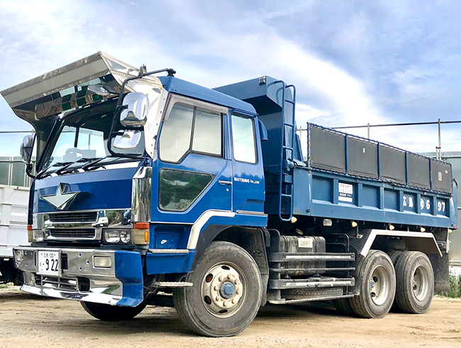 広島県内の木造・コンクリート解体工事は「株式会社マツノ」 車輛運搬機「10tダンプカー」